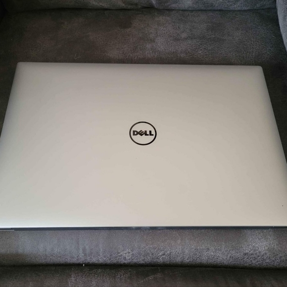 Dell Precision 5150 15.6" - Picture 2 of 5